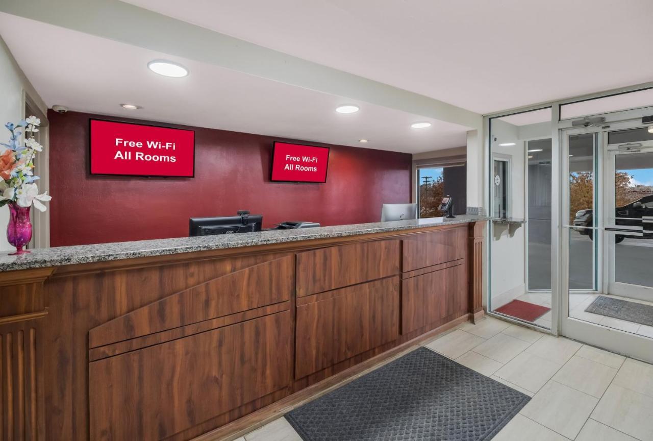 Red Roof Inn & Suites Jackson, Tn Esterno foto