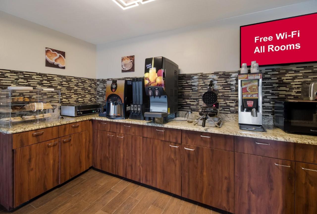 Red Roof Inn & Suites Jackson, Tn Esterno foto